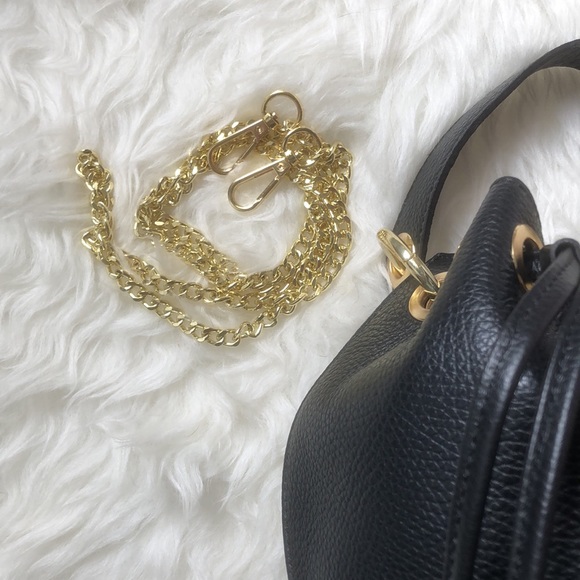 • NEW • ANNA PAOLA • Italian Leather Crossbody Bucket Bag wChain - Picture 6 of 15